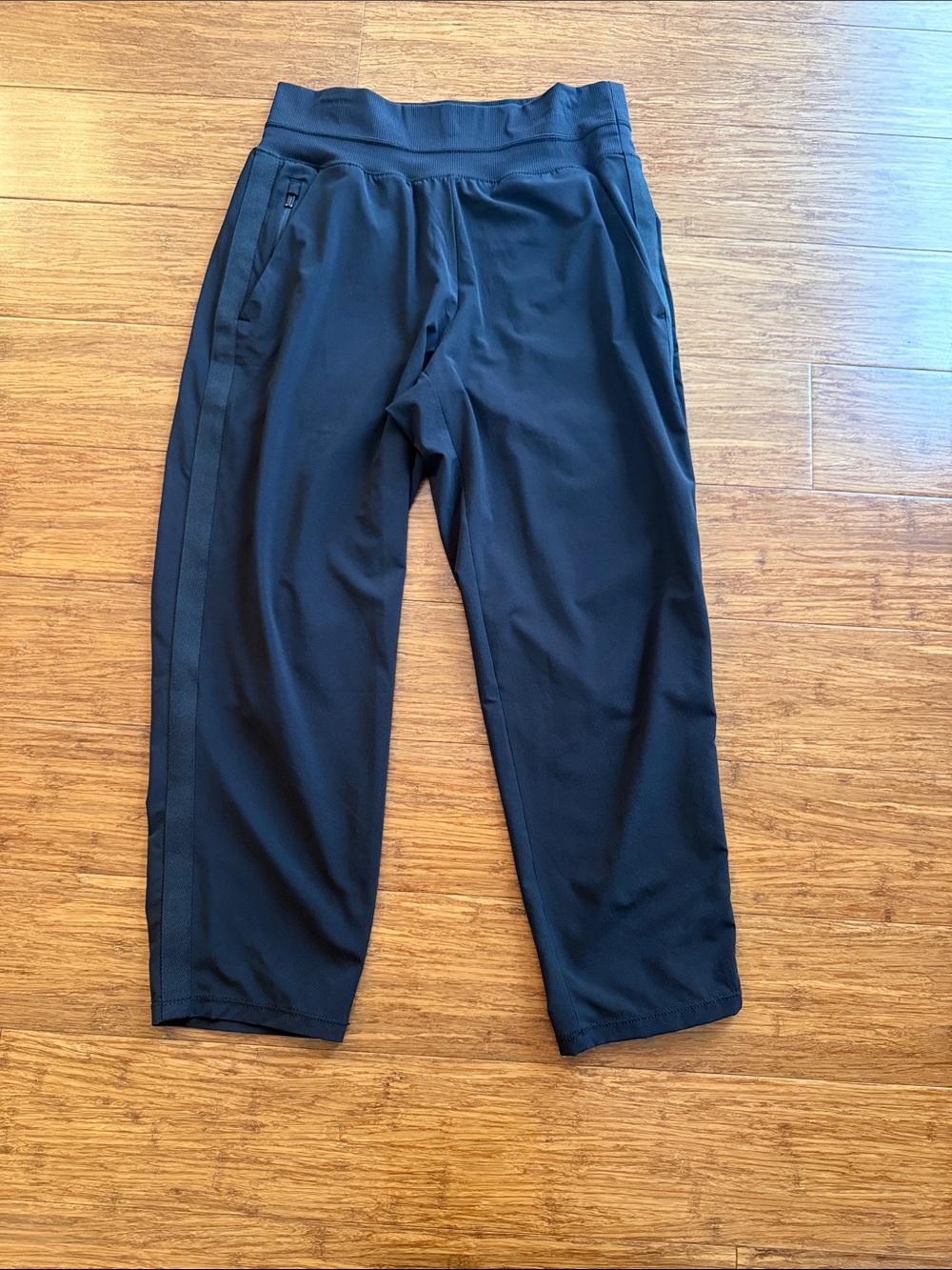 Athleta Women’s Nolita Slim Tapered Crop Pants Black 4P